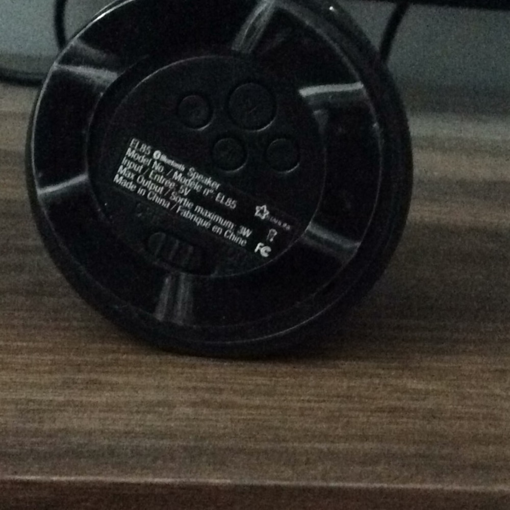 Portable speaker - Picture 3 of 3